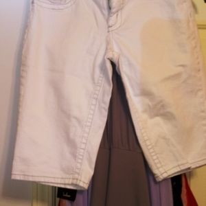 2C - Seven brand Capri pants